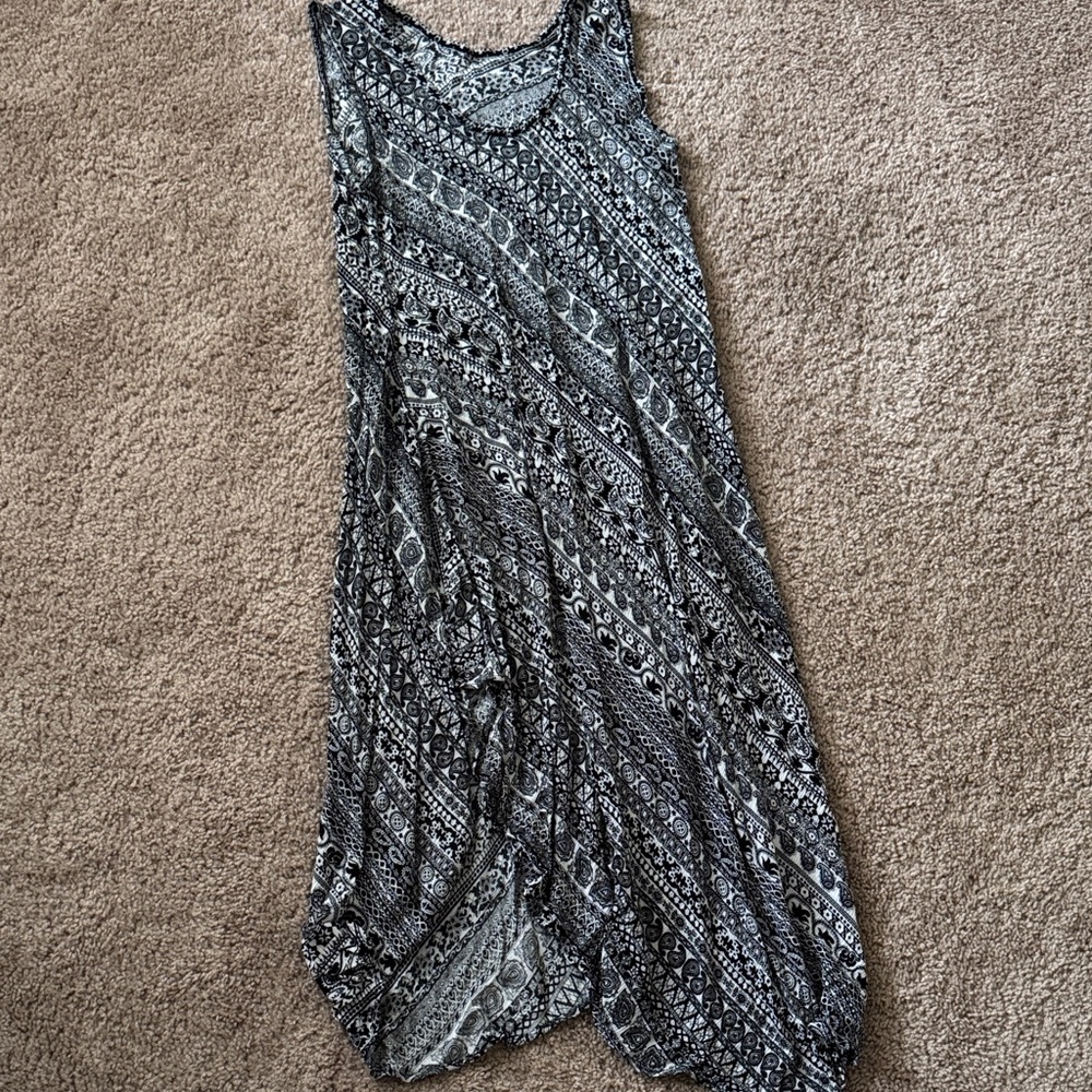 Elegant Black and White Patterned Dress